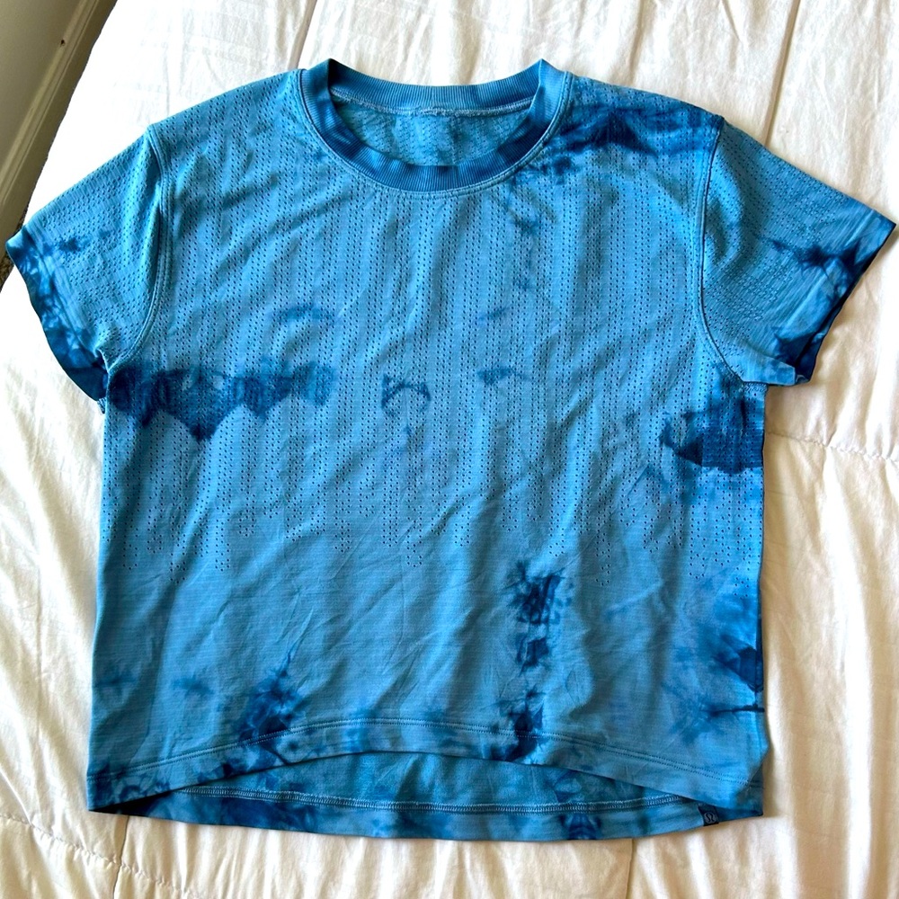 Lululemon Train to Be short sleeve tee